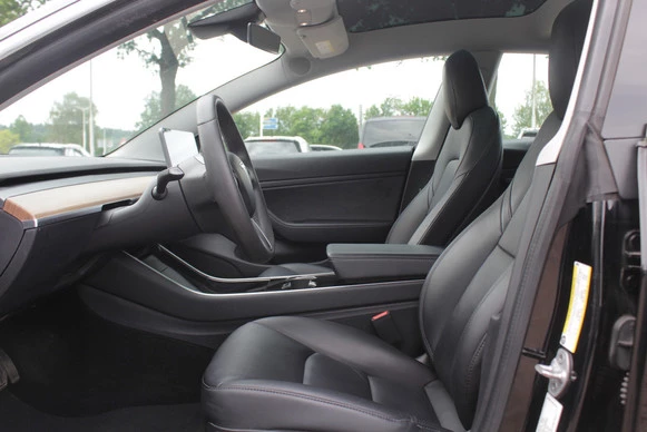 Tesla Model 3 - Afbeelding 7 van 26