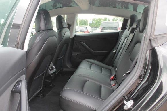 Tesla Model 3 - Afbeelding 8 van 26