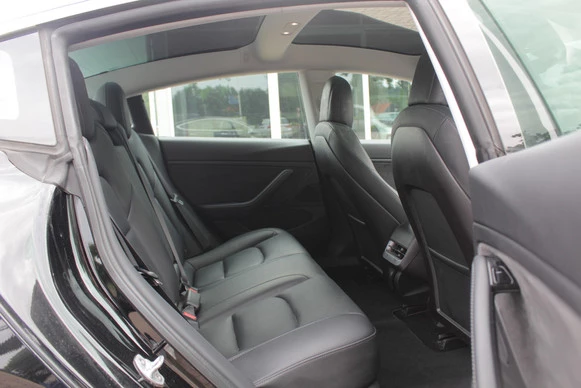 Tesla Model 3 - Afbeelding 9 van 26