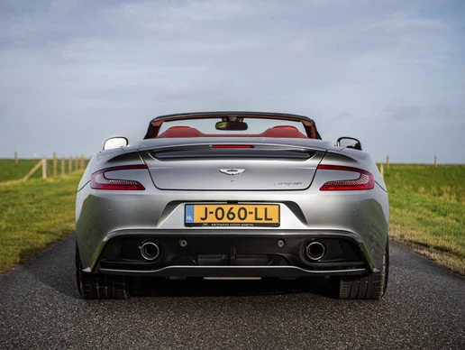 Aston Martin V12 Vanquish - Afbeelding 7 van 23