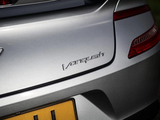 Aston Martin V12 Vanquish - Afbeelding 8 van 23
