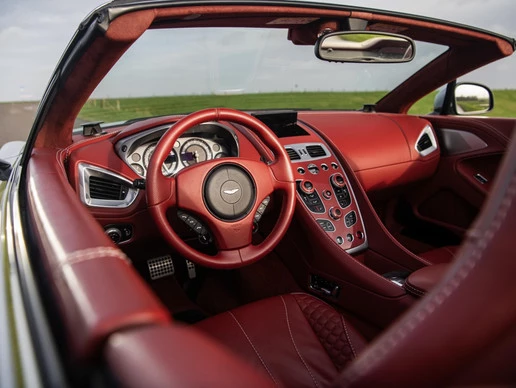 Aston Martin V12 Vanquish - Afbeelding 10 van 23