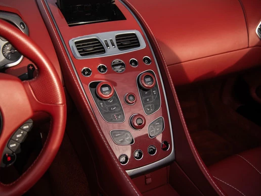 Aston Martin V12 Vanquish - Afbeelding 12 van 23