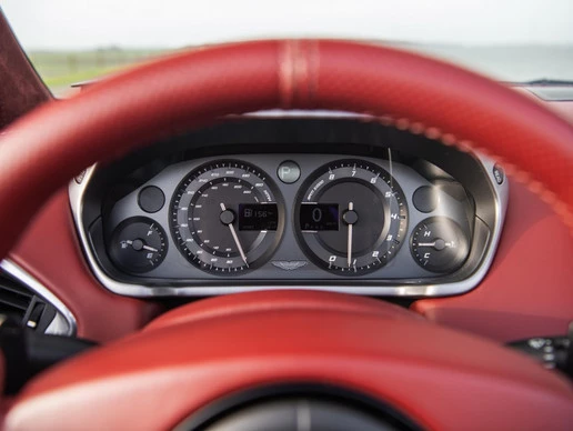 Aston Martin V12 Vanquish - Afbeelding 17 van 23