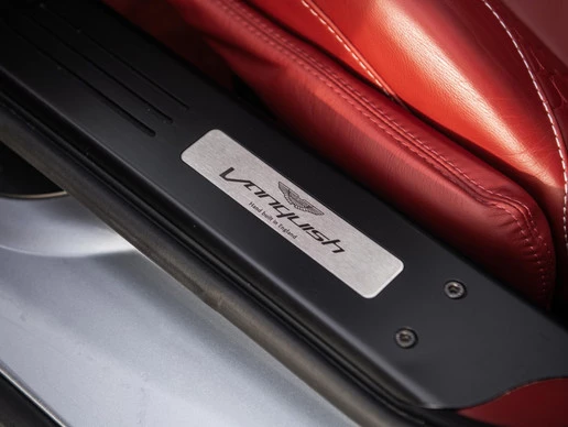 Aston Martin V12 Vanquish - Afbeelding 22 van 23