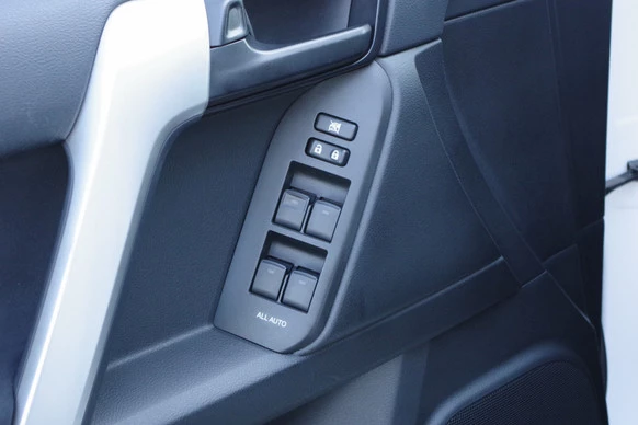 Toyota Land Cruiser - Afbeelding 24 van 28