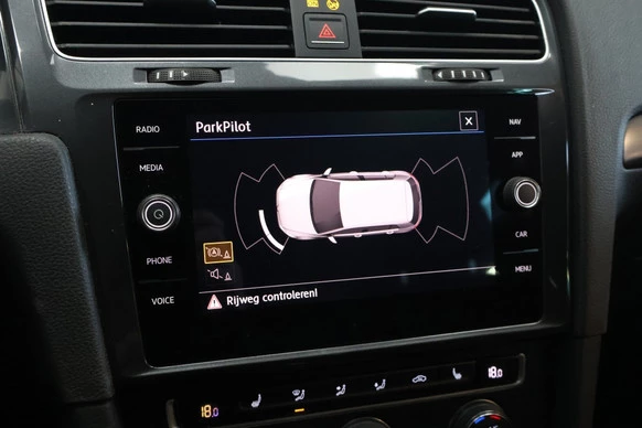 Volkswagen Golf - Afbeelding 17 van 30