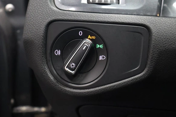 Volkswagen Golf - Afbeelding 24 van 30