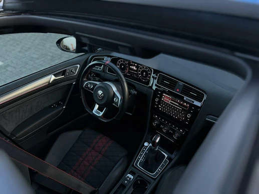 Volkswagen Golf - Afbeelding 24 van 30