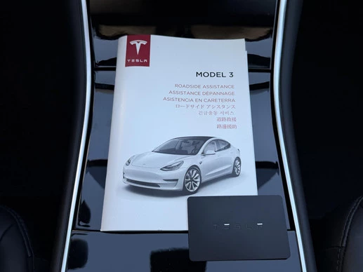 Tesla Model 3 - Afbeelding 5 van 30