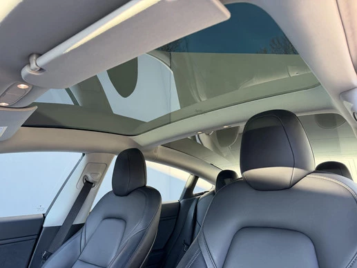 Tesla Model 3 - Afbeelding 6 van 30