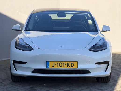 Tesla Model 3 - Afbeelding 8 van 30