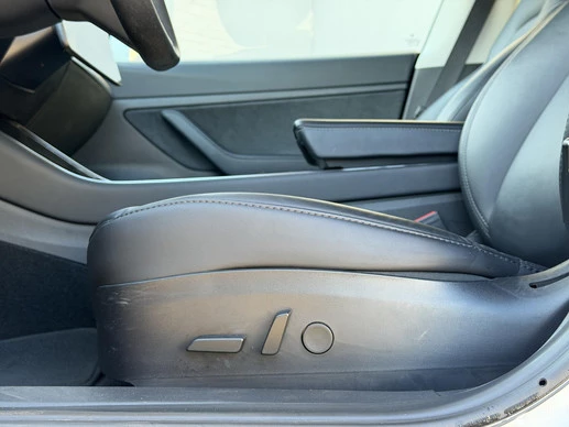 Tesla Model 3 - Afbeelding 11 van 30