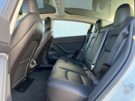 Tesla Model 3 - Afbeelding 13 van 30