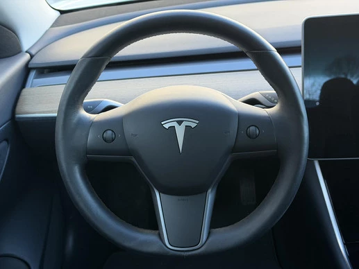Tesla Model 3 - Afbeelding 15 van 30