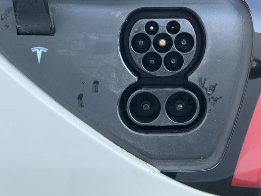 Tesla Model 3 - Afbeelding 25 van 30