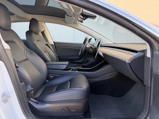Tesla Model 3 - Afbeelding 29 van 30