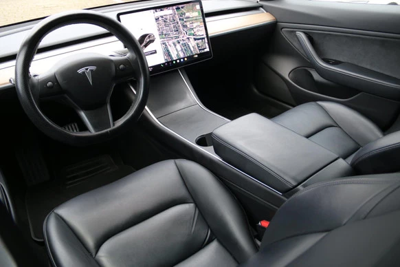 Tesla Model 3 - Afbeelding 8 van 19