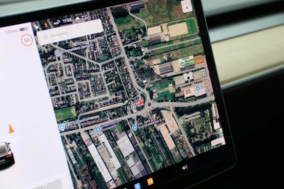 Tesla Model 3 - Afbeelding 16 van 19