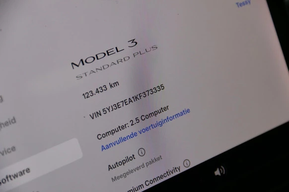 Tesla Model 3 - Afbeelding 17 van 19