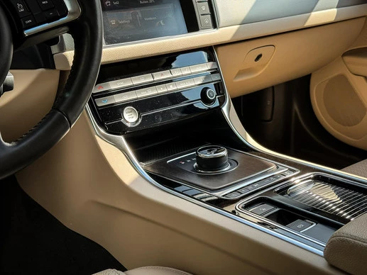 Jaguar XF - Afbeelding 12 van 30