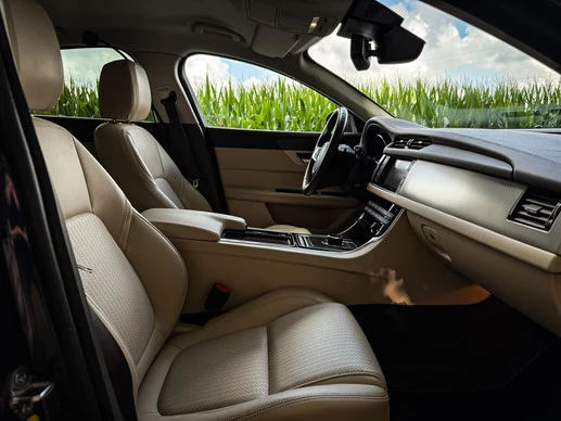 Jaguar XF - Afbeelding 13 van 30