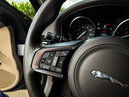 Jaguar XF - Afbeelding 18 van 30