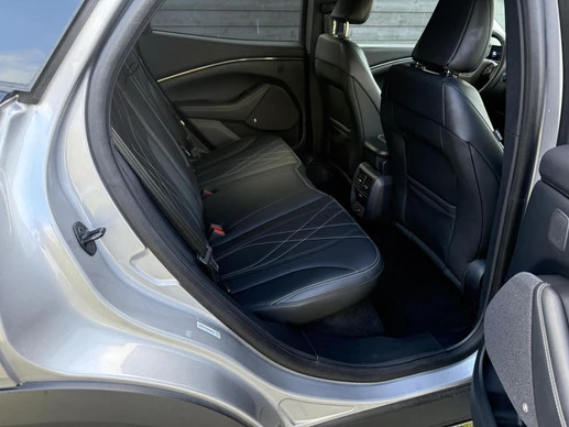 Ford Mustang Mach-E - Afbeelding 11 van 30