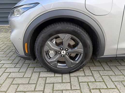 Ford Mustang Mach-E - Afbeelding 29 van 30