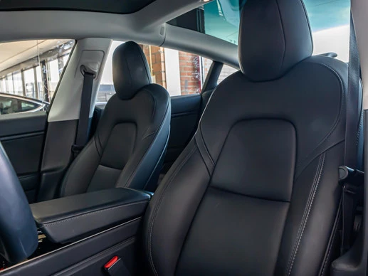 Tesla Model 3 - Afbeelding 7 van 13