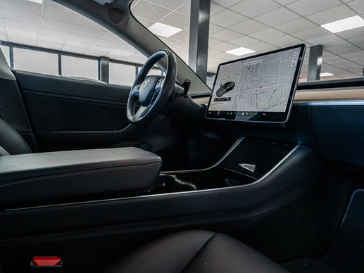 Tesla Model 3 - Afbeelding 10 van 13