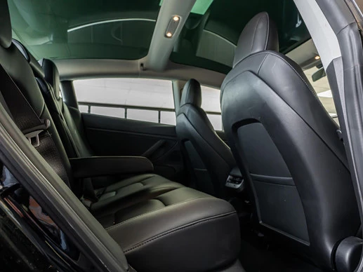 Tesla Model 3 - Afbeelding 11 van 13