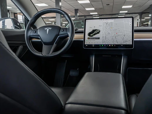 Tesla Model 3 - Afbeelding 12 van 13