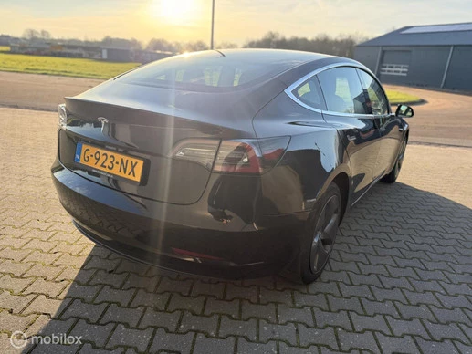 Tesla Model 3 - Afbeelding 5 van 19