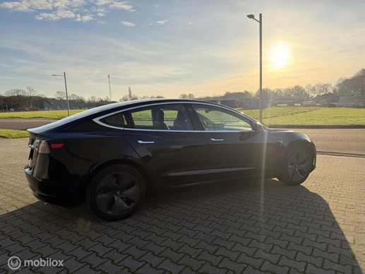 Tesla Model 3 - Afbeelding 6 van 19