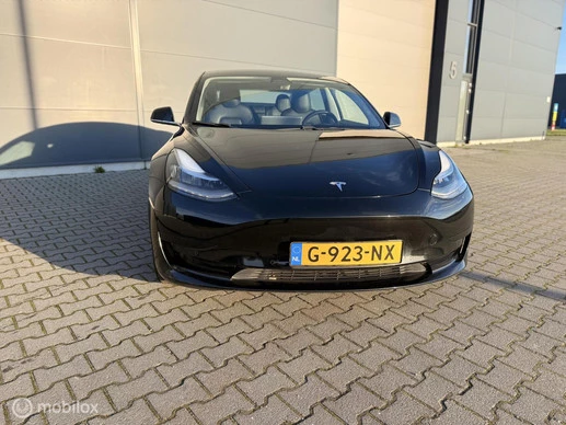 Tesla Model 3 - Afbeelding 8 van 19