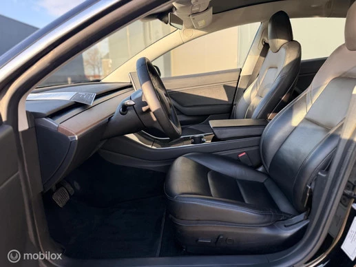 Tesla Model 3 - Afbeelding 11 van 19