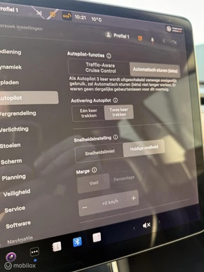 Tesla Model 3 - Afbeelding 18 van 19