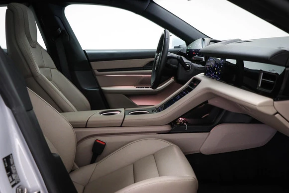 Porsche Taycan - Afbeelding 7 van 30