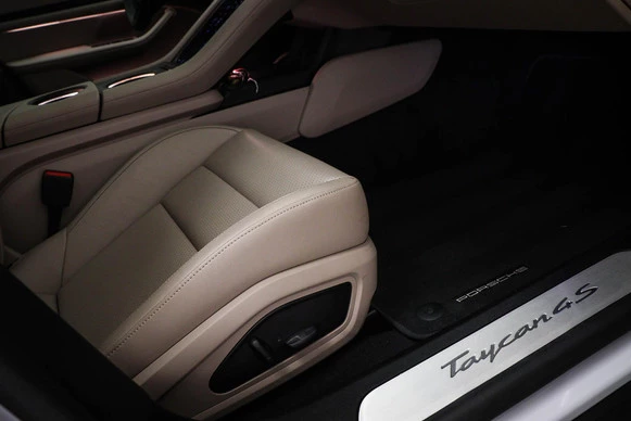 Porsche Taycan - Afbeelding 10 van 30