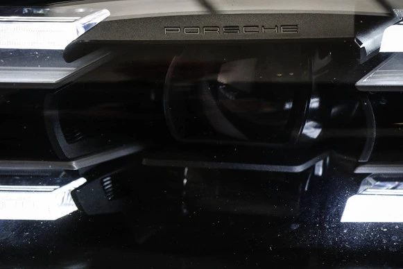 Porsche Taycan - Afbeelding 17 van 30