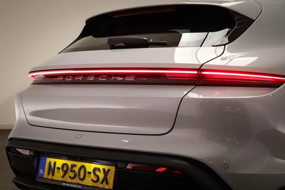 Porsche Taycan - Afbeelding 24 van 30