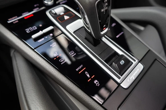 Porsche Cayenne - Afbeelding 28 van 30