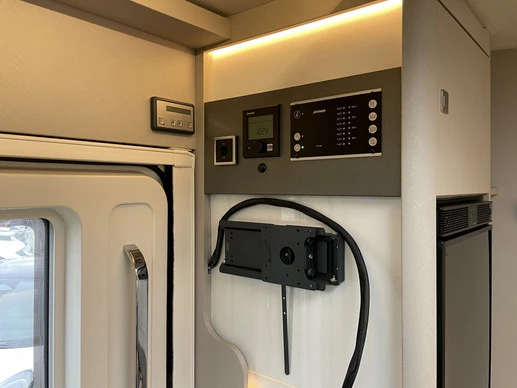 Hymer Mercedes Tramp S 680 | Luifel | Panoramadak | Camera | Ruime garage - Afbeelding 17 van 25