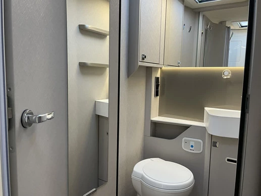 Hymer Mercedes Tramp S 680 | Luifel | Panoramadak | Camera | Ruime garage - Afbeelding 23 van 25