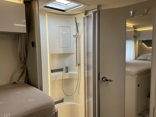 Hymer Mercedes Tramp S 680 | Luifel | Panoramadak | Camera | Ruime garage - Afbeelding 24 van 25