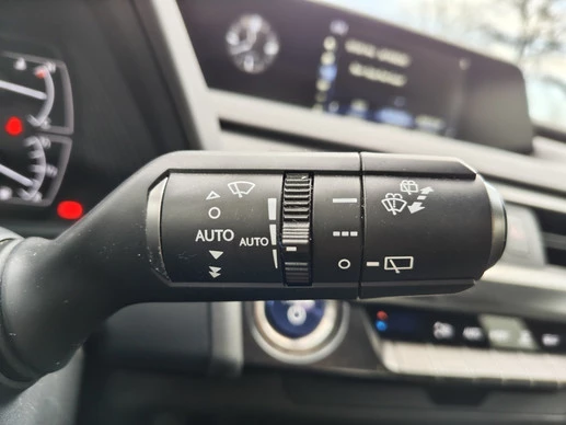 Lexus UX - Afbeelding 13 van 30