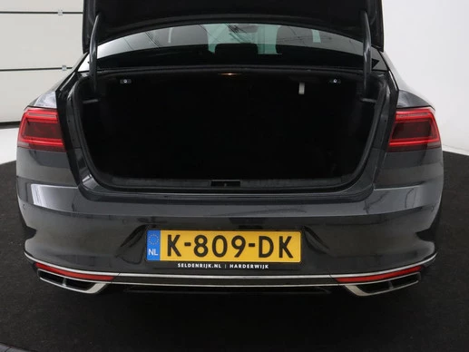 Volkswagen Passat - Afbeelding 12 van 30