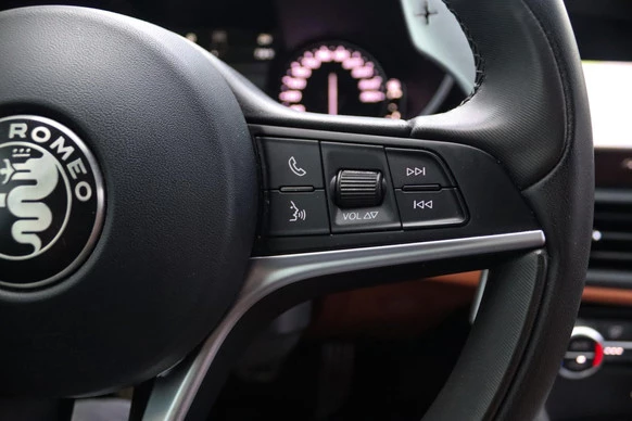 Alfa Romeo Giulia - Afbeelding 18 van 24