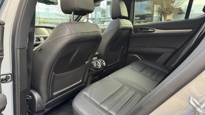 Alfa Romeo Stelvio - Afbeelding 13 van 25